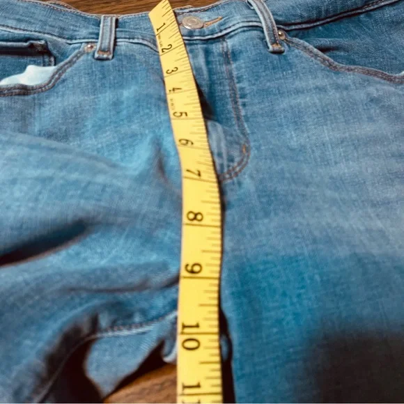 Levi's Light Blue Straight-Leg Women's Jeans - Picture 10 of 12